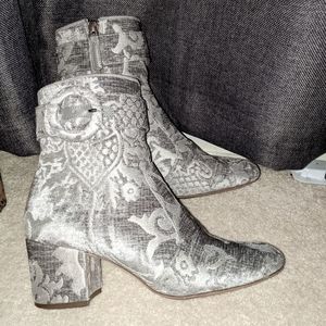 Niine West Grey Brocade Booties 7.5